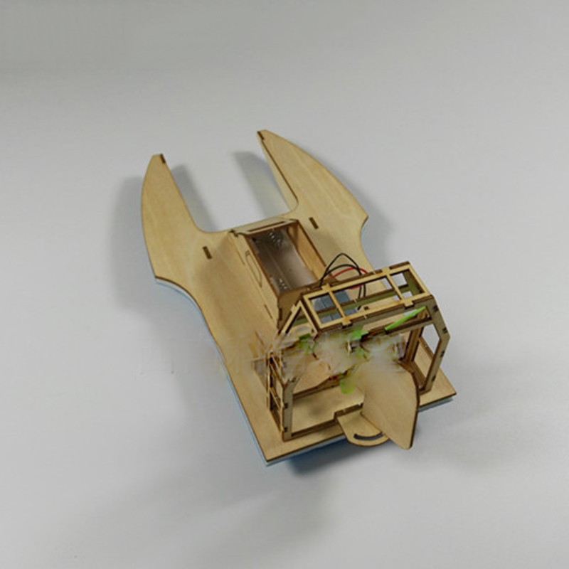 Flying Fish Assemblé Électriqu - Model Kit Yacht avis et prix
